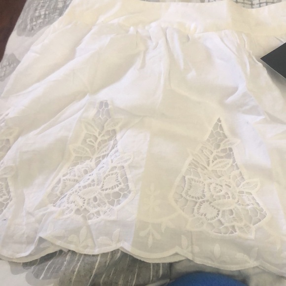 New girls white skirt - Picture 4 of 6